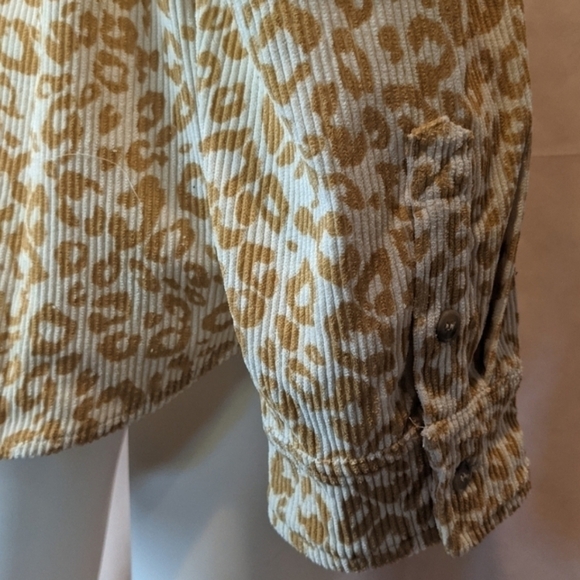 Wishlist Leopard Print Button Up Shirt Jacket with Pocket size M/L - Picture 3 of 6